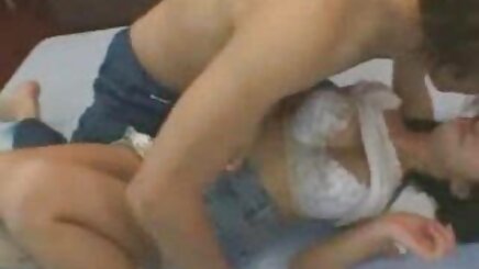 Thiếu phim sexy bo chong nang dau niên trên bãi biển với cô ấy mông trong một mảnh bikini