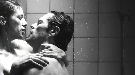 Nửa đêm điên rồ (yêu cầu) anh phim sexy