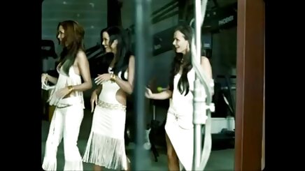 Nga xinh đẹp, tóc vàng, cô sexy máy bay gái Anna chơi với âm đạo