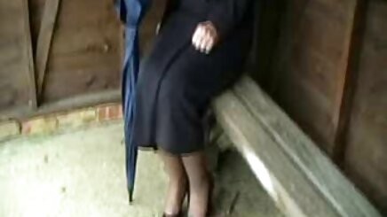 Trẻ, tóc vàng, cô sex gái sexy quan hệ với một chàng trai