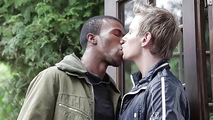 cô phim sexy 18 gái đức nhặt cho mẹ