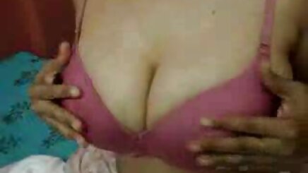 Tôi thích hút sexy lồn bé nhỏ của viên ngón chân