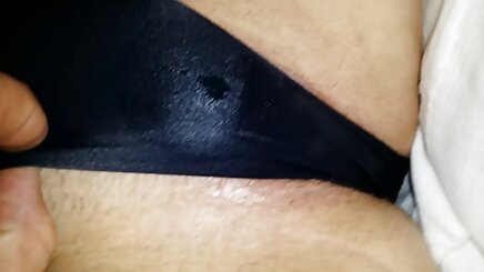 Bạn gái sexy vung trom